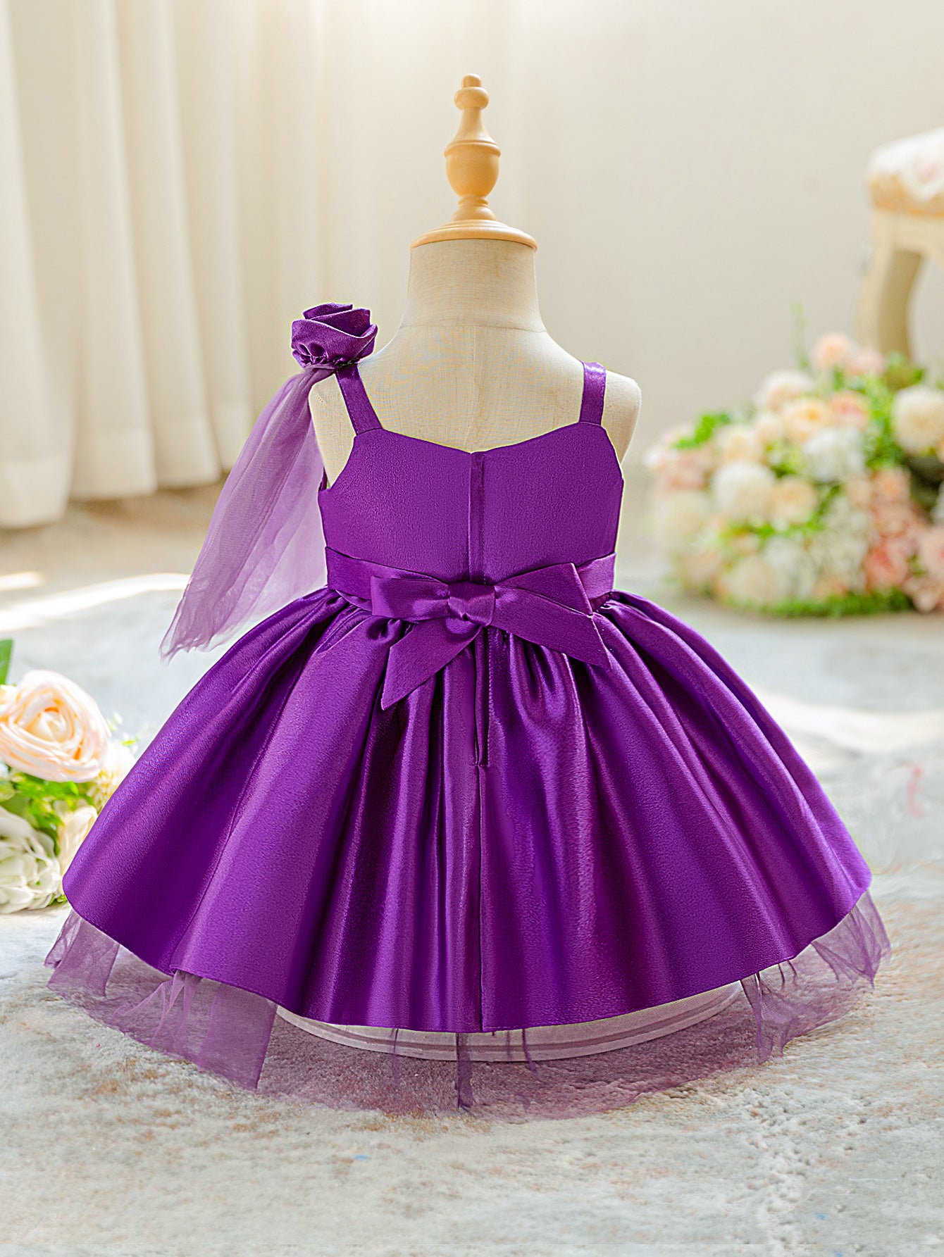 Purple Sequin Party Dress with Bow & Floral Shoulder Detail – Elegant Birthday & Special Occasion Outfit